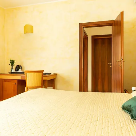 & Venezia 2000 Otel 3*