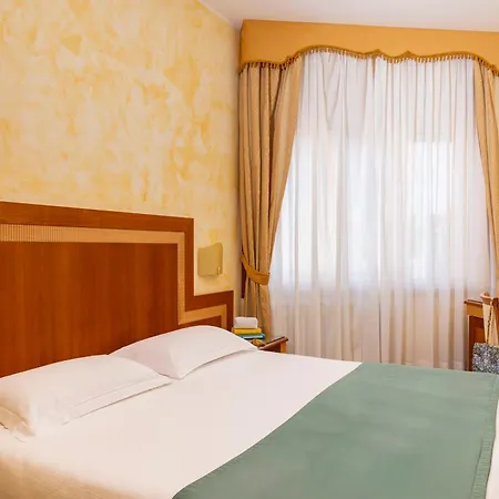 Szálloda Hotel&residence Venezia 2000 3*