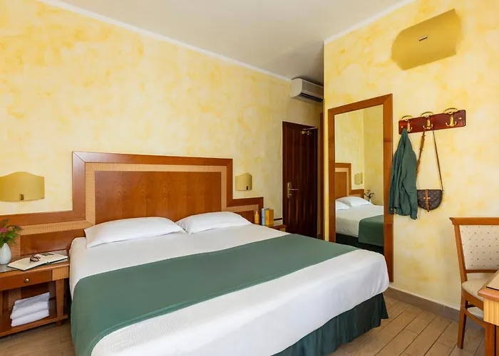 Hotell & Venezia 2000 3*