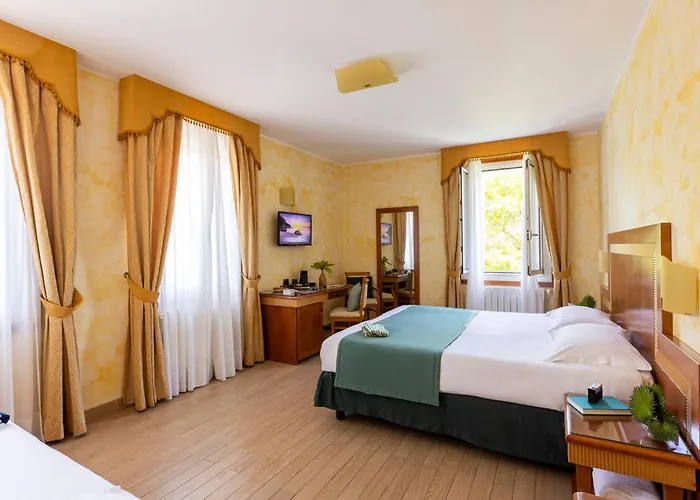 & Venezia 2000 Hotell 3*