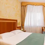 Отель & Venezia 2000 3*