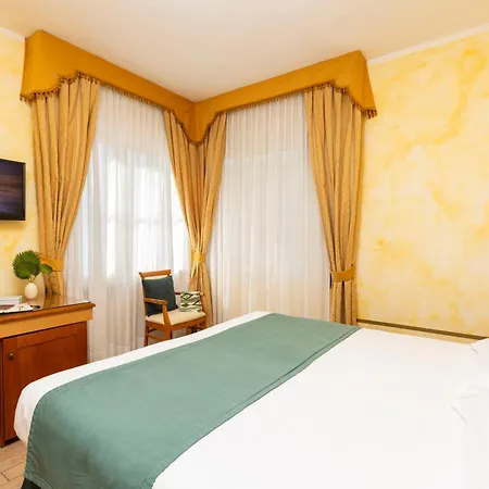 & Venezia 2000 מלון