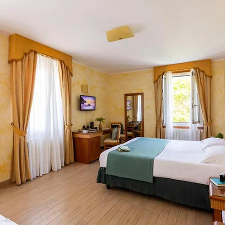 & Venezia 2000 Hotel