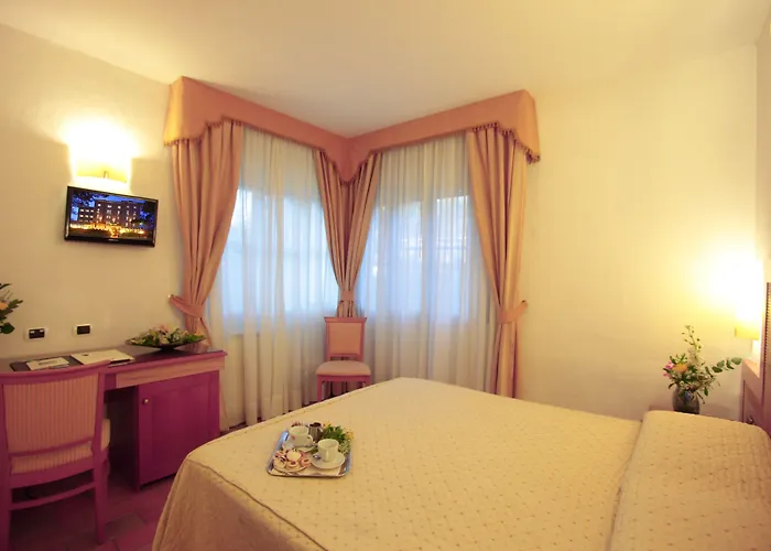 & Venezia 2000 Венеция-Лидо